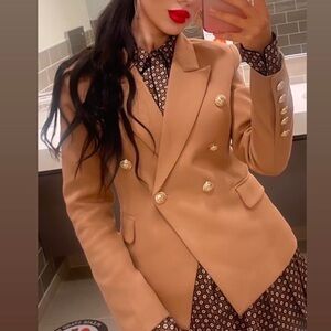 Lovexlabeles camel buttoned blazer 
Size small